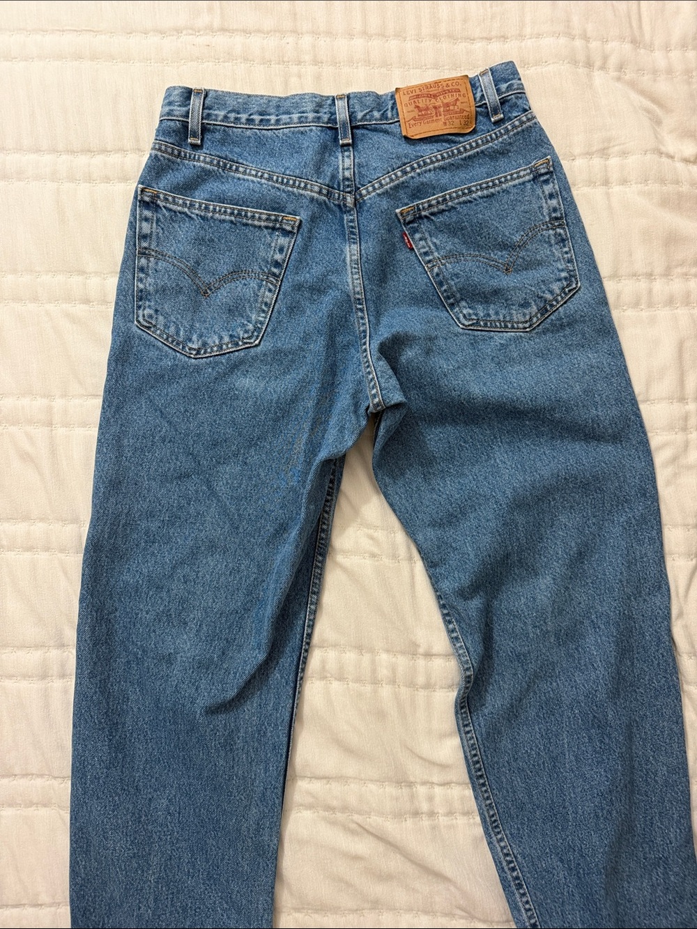 Levi's Men's Medium Blue Relaxed Straight Jeans